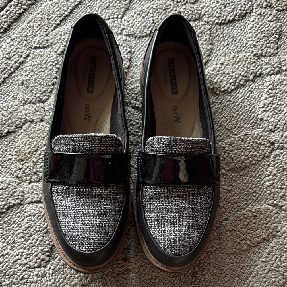 Clark’s women’s black and gray loafers